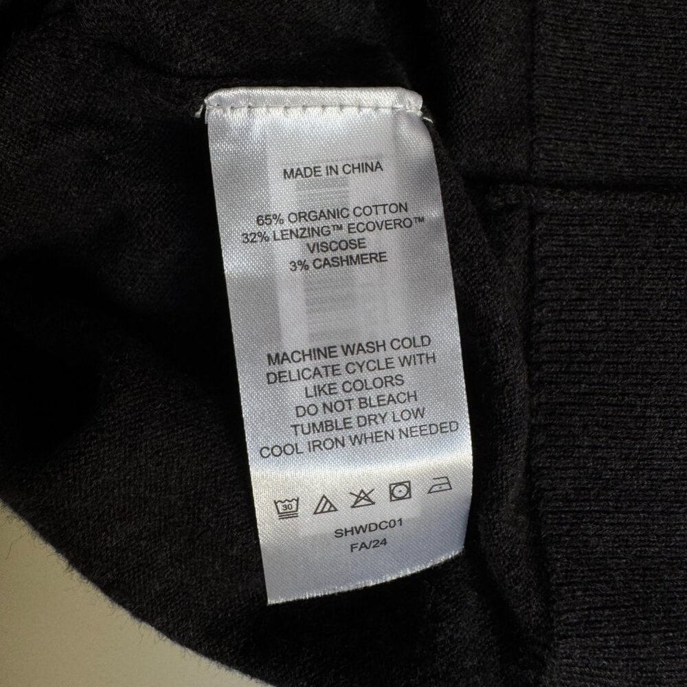 Quince Lightweight Cotton Cashmere V-Neck Sweater – Charcoal Gray - Picture 8 of 9